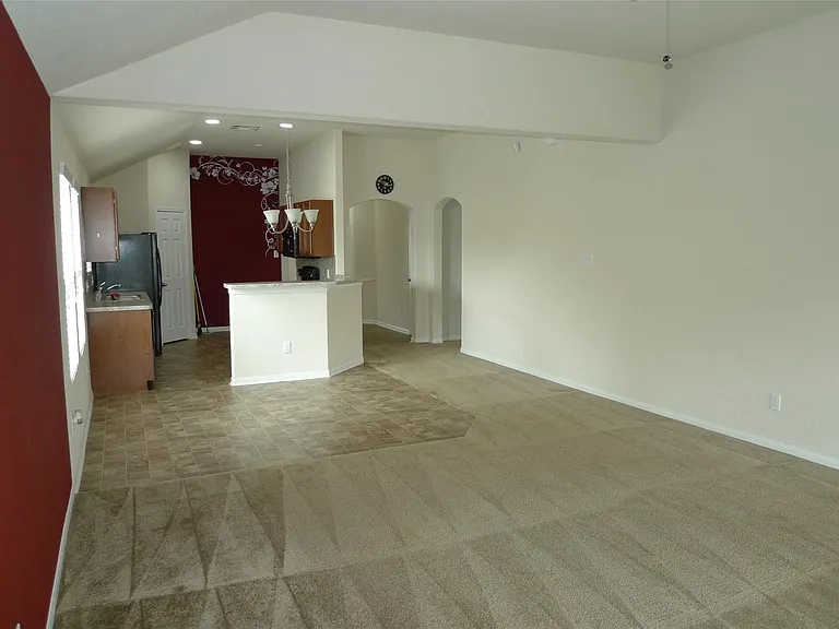 3335 View Valley Trl — Photo 3