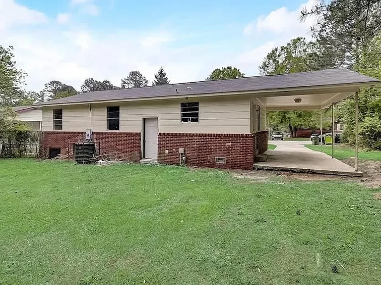 329 Saddlefield Rd — Photo 17