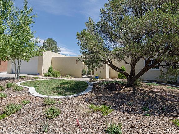 4th image of 6112 Torreon Dr NE