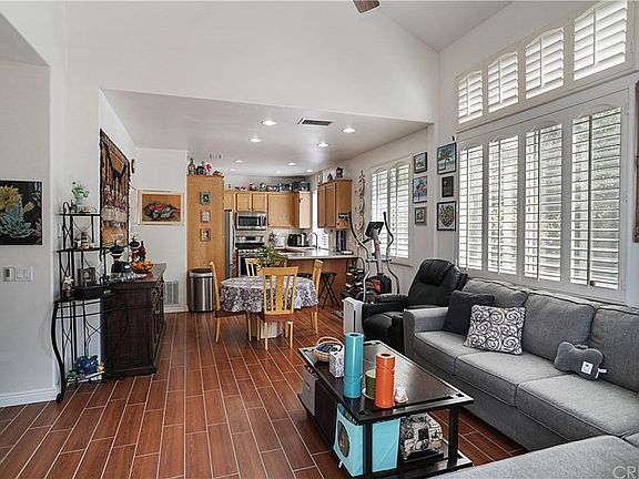 3rd image of 28443 Meadowlark Ct