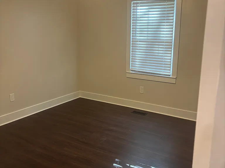 205 McArthur St — Photo 24