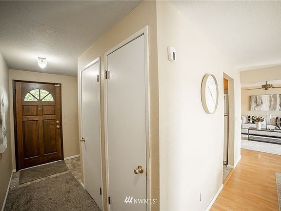 3rd image of 11316 181st Dr NE
