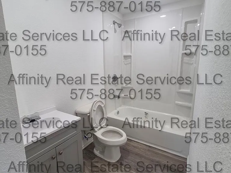 613 N Guadalupe St — Photo 5