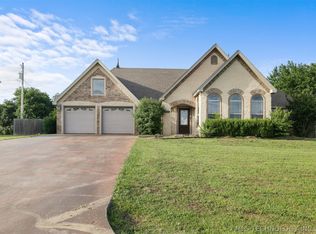 338 W 7th St, Kiowa, OK 74553