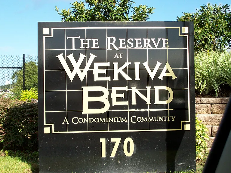 202 Riverbend Dr #201 — Photo 16