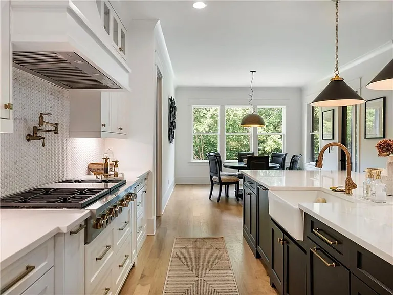 566 Versailles Dr — Photo 19