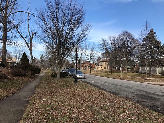 4th image of 7242 Magoun Ave