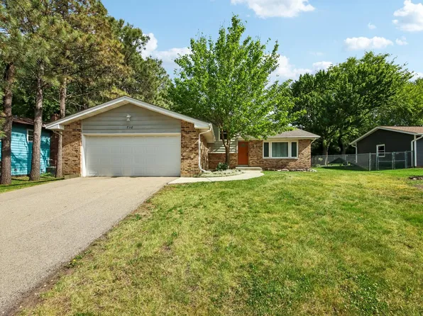 710 Chelsea Dr, Algonquin, IL 60102