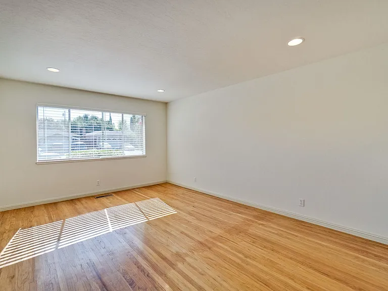 1109 White Cliff Dr — Photo 25