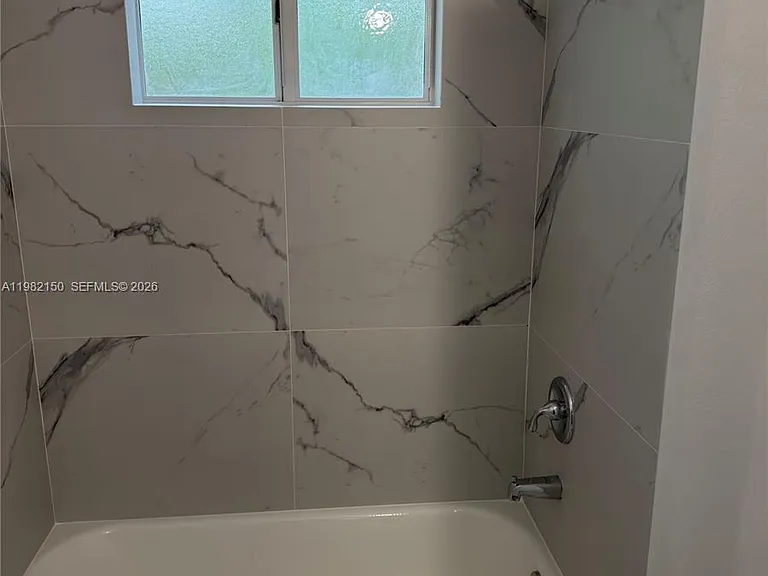 689 NW 6th St #689 — Photo 12