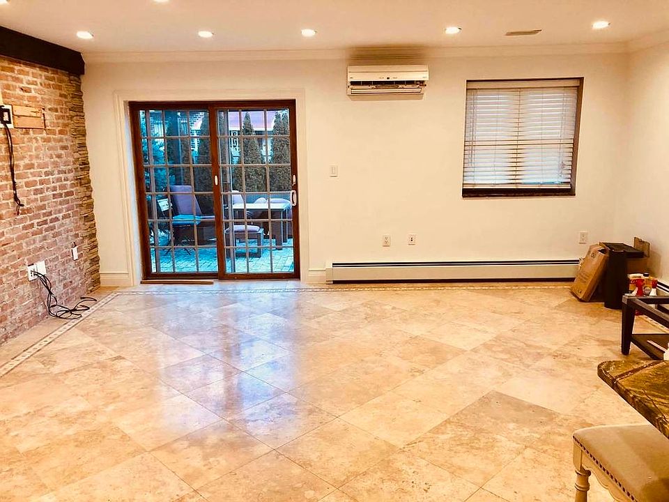 1st image of 2563 44th St #1