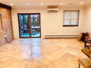 2563 44th St #1, Astoria, NY 11103
