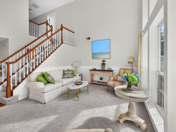 5th image of 106 S Manor Court