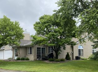 508 Mission Hills Dr, Chanhassen, MN 55317