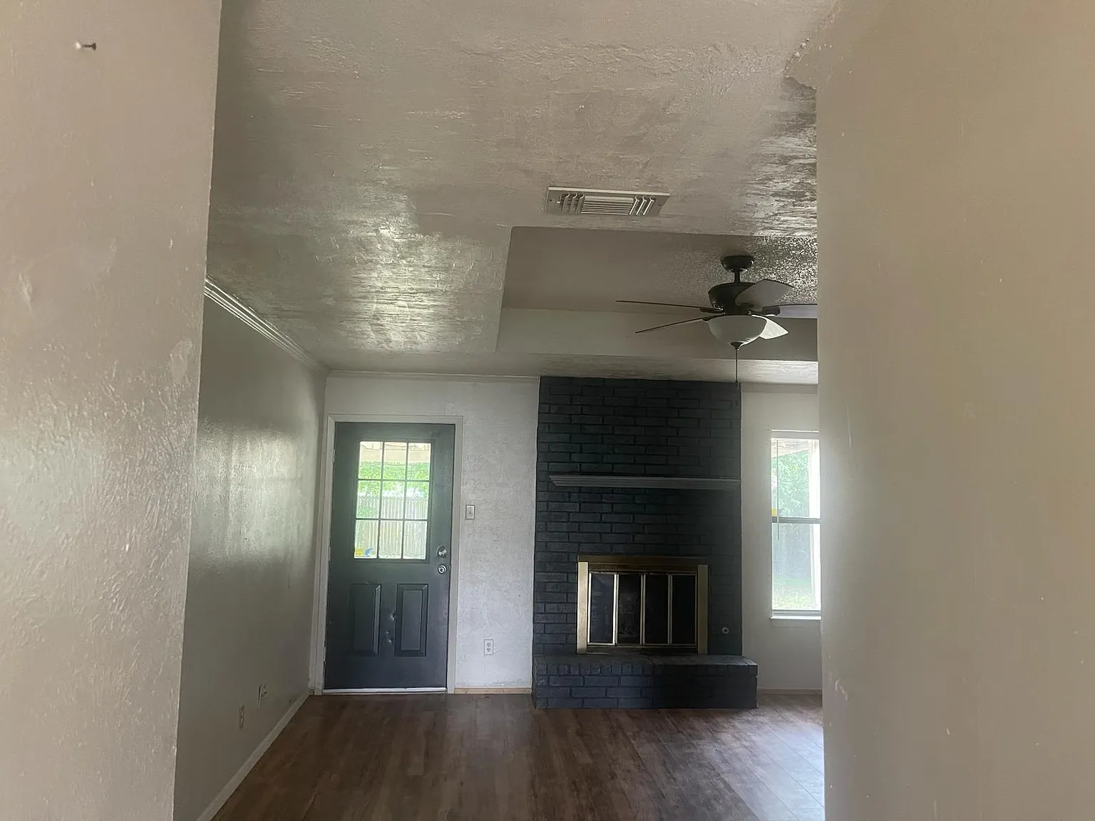 3 bed, 1325 sqft, $1,795 — Photo 3