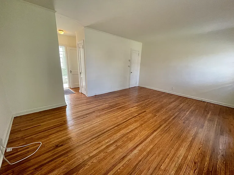 912 Oxmoor Rd — Photo 14