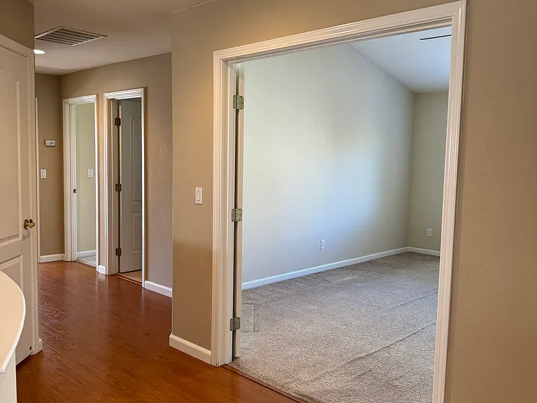 323 Lower Vintners Cir — Photo 12