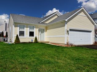 2272 N Canterbury Ln, Round Lake Beach, IL 60073