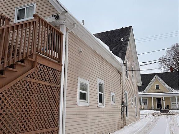 4th image of 18 Carleton St