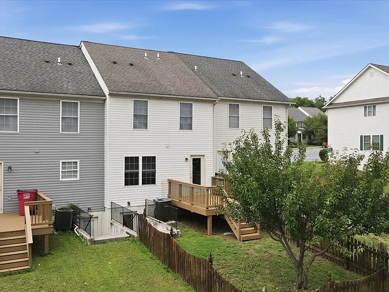 32 Mabel Ln — Photo 35