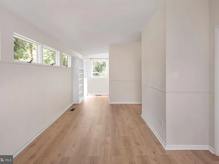 68 Mountain Ave — Photo 3