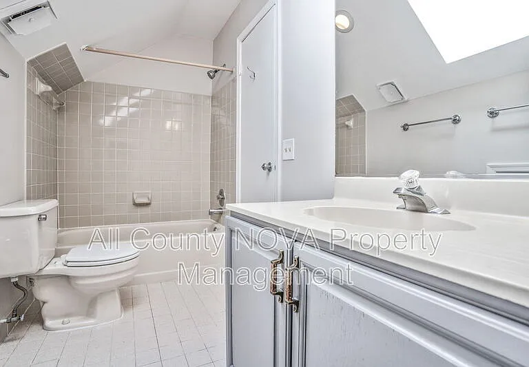 1203 Michigan Ct — Photo 27