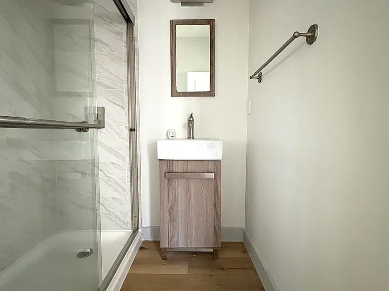 729 Lime Ave #11 — Photo 7