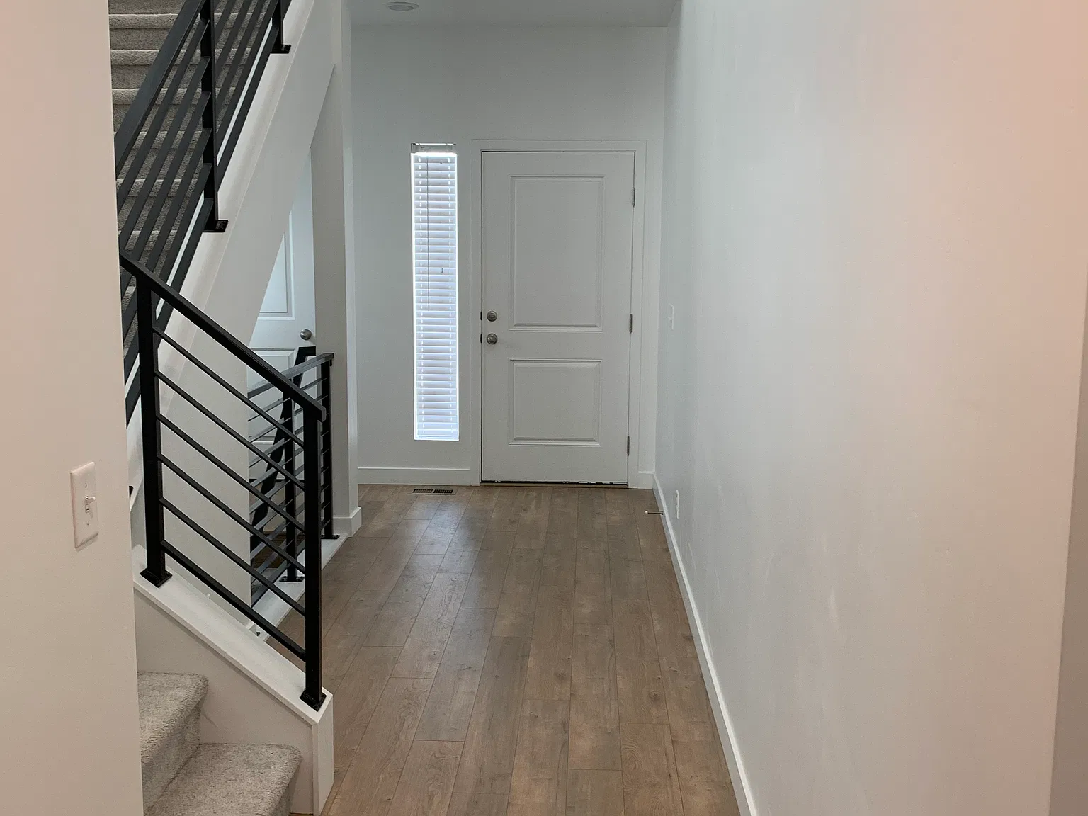 4 bed, 2.5 bath, 2800 sqft, $2,800 — Photo 2