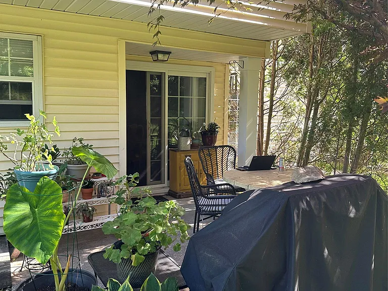 121 Villagegreen Ct — Photo 24
