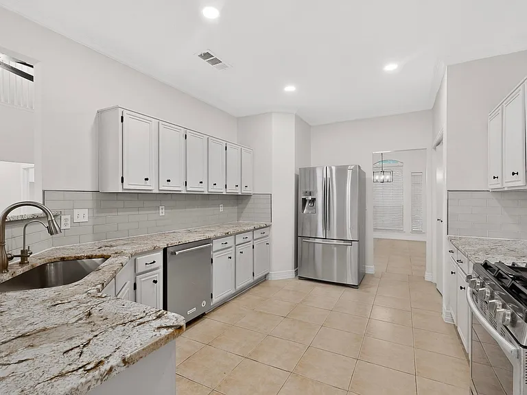 817 Edmonton Dr — Photo 25