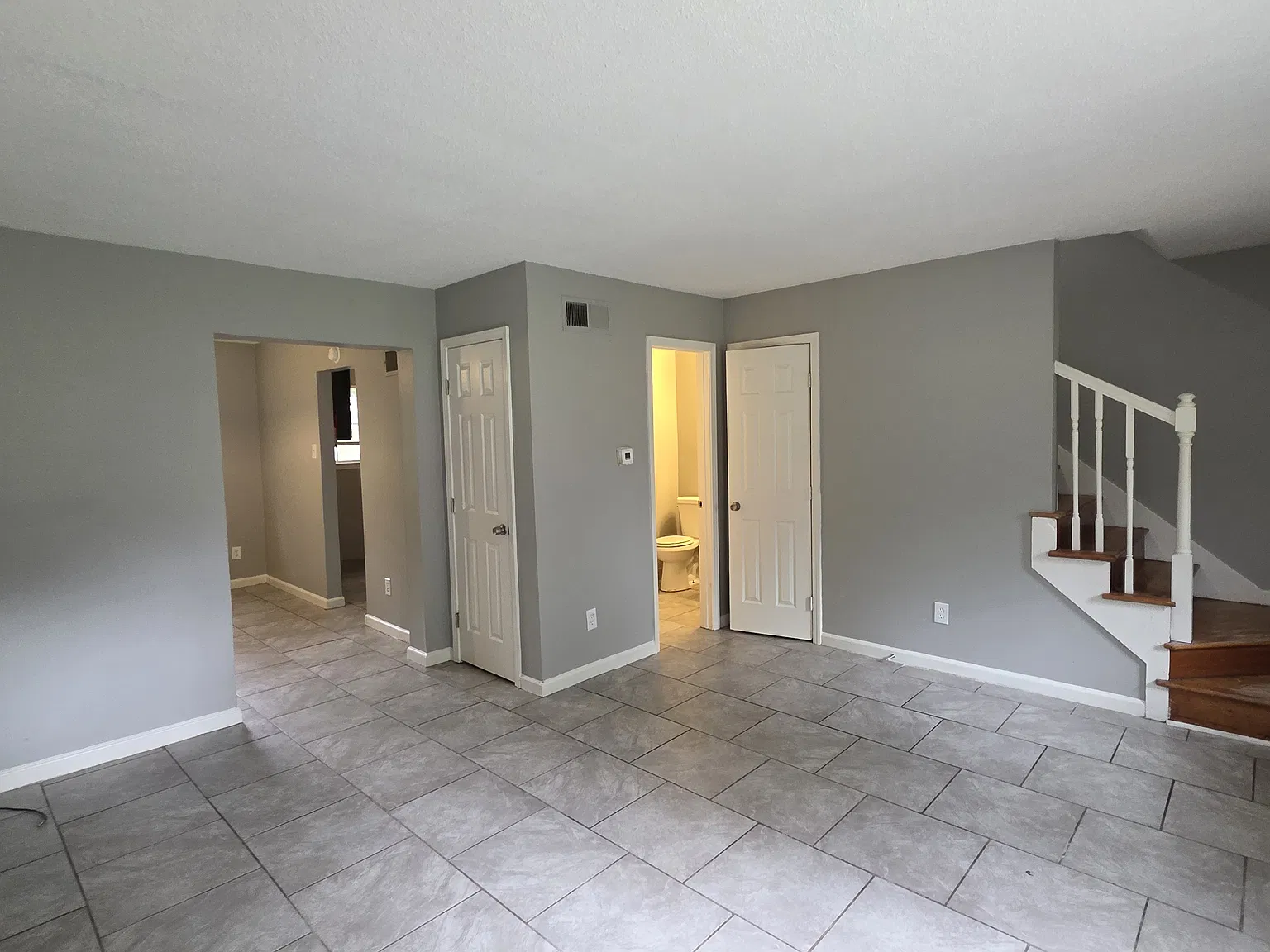 Gorgeous 3 Bedroom 1.5 Bath Duplex Home — Photo 3