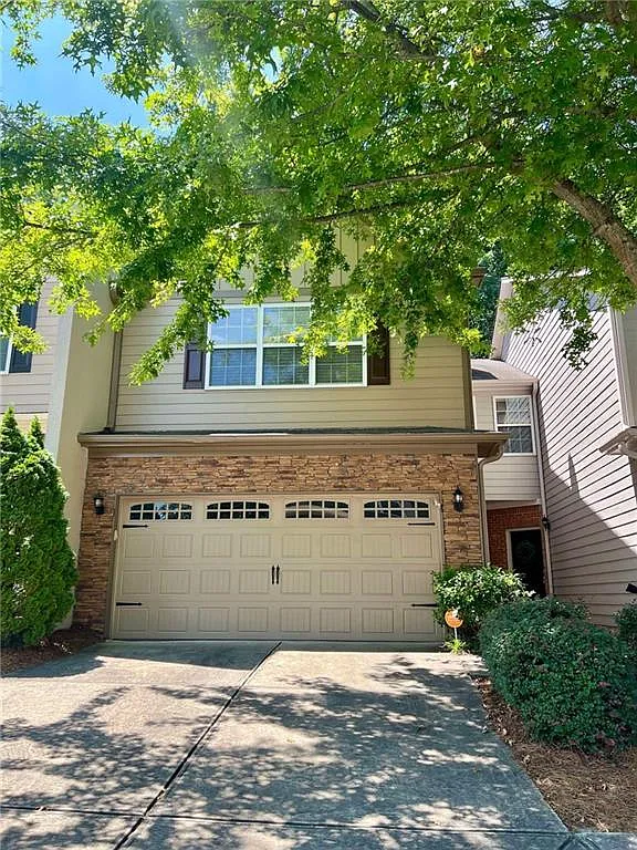 2 bed, 2.5 bath, 1660 sqft, $2,200 — Photo 1