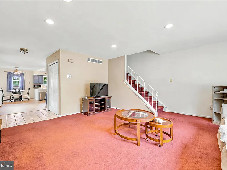 704 Keely St — Photo 7