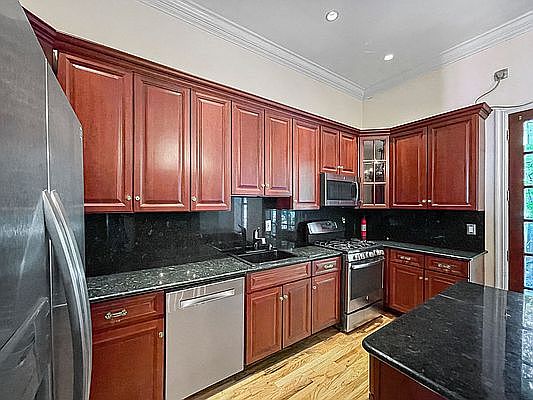 2nd image of 164 W 130th St #D