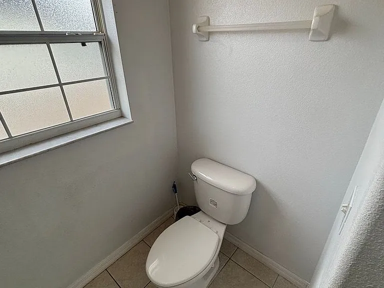 205 Golf Aire Blvd — Photo 18