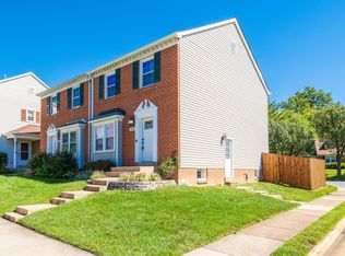 700 Birch Ct, Herndon, VA 20170