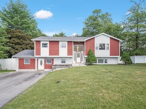 13 Canterbury Drive, Middletown, NY 10940