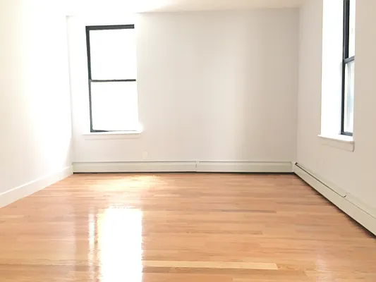 Rented by Avenues Real Estate | media 11