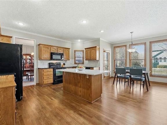 5th image of 12128 Hardy St