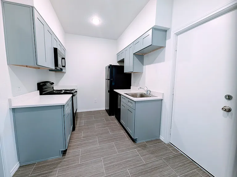 11224 Park Central Pl #D — Photo 7
