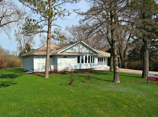 3516 Lily Pond Rd, Woodstock, IL 60098