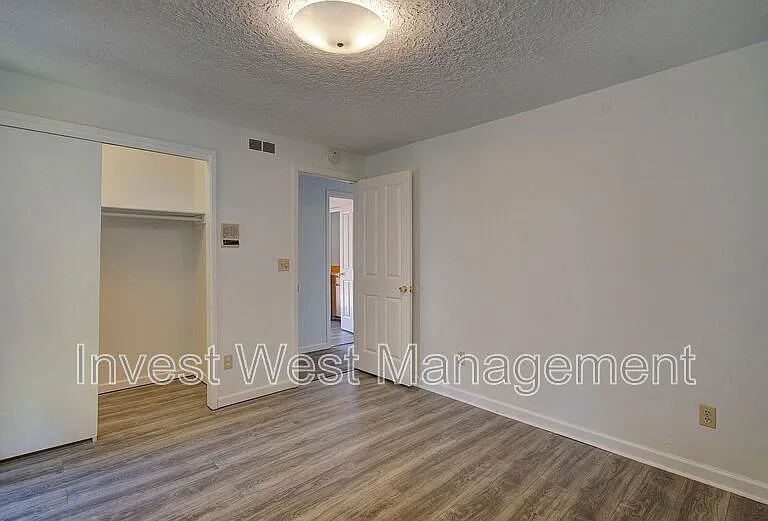 16103 NE 33rd Ave — Photo 16