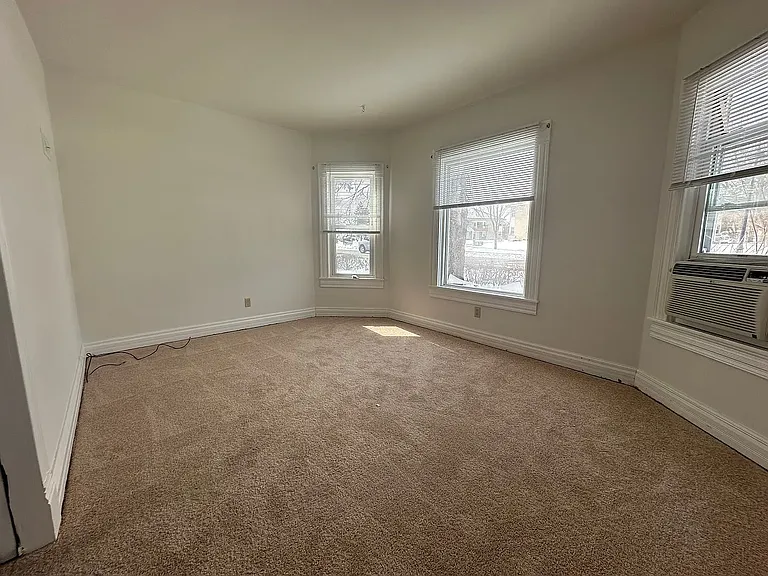 100 Valley View St — Photo 11