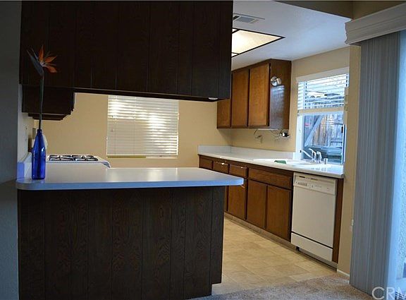 4th image of 11461 Benton St