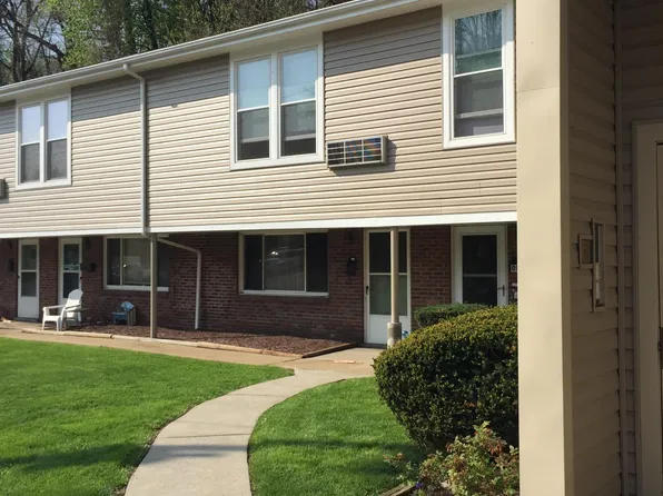 831 Sleepy Hollow Rd, Pittsburgh, PA 15234