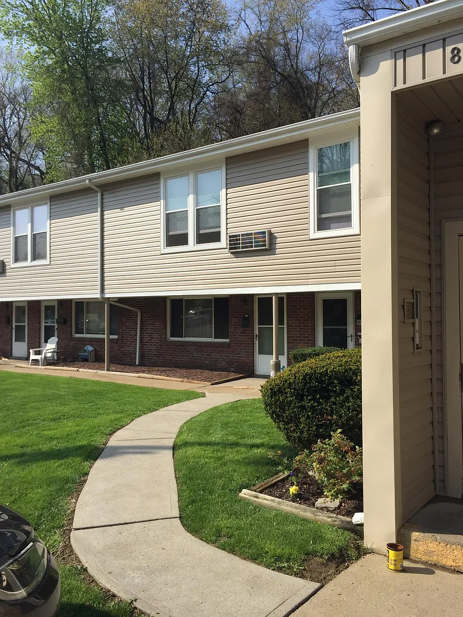 Exterior - 831 Sleepy Hollow Rd