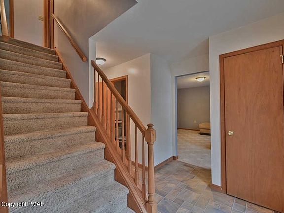 5th image of 10 Rollingwood Trl