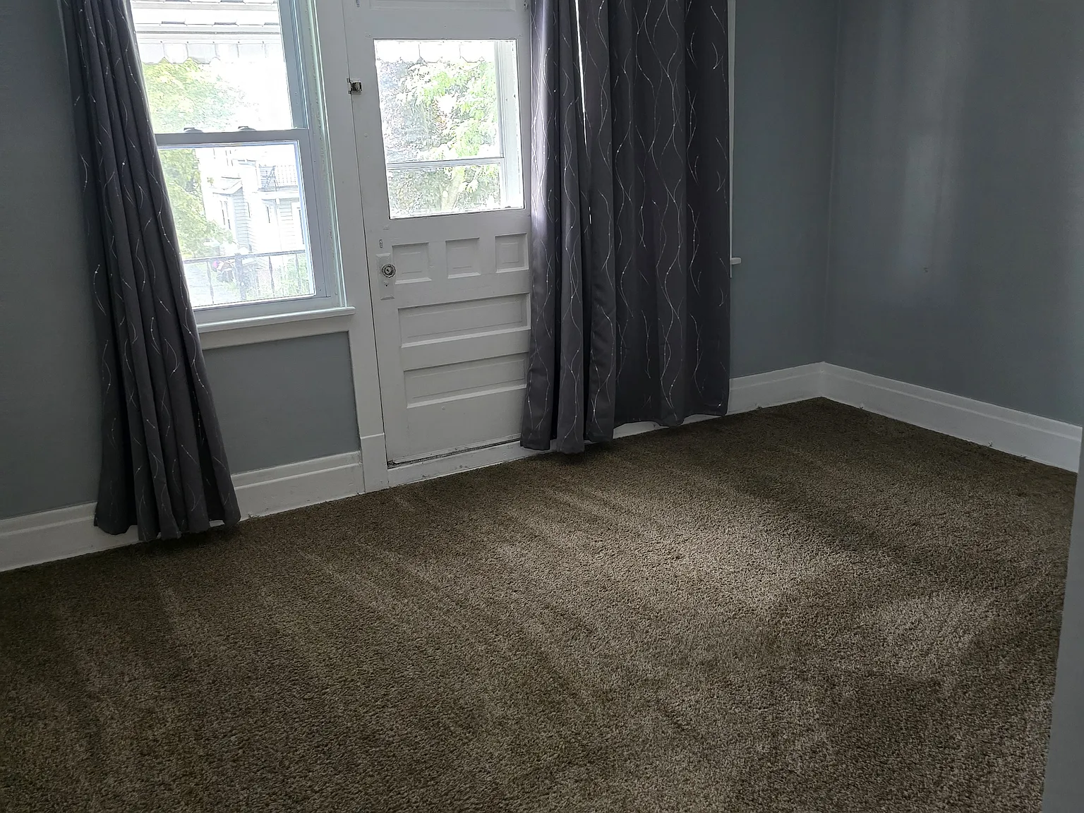 2 bed, $1,300 — Photo 4