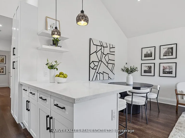 568 Northcliffe Blvd — Photo 12