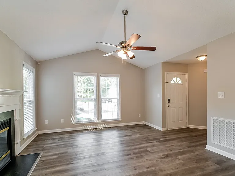 1005 Henchman Ct — Photo 4